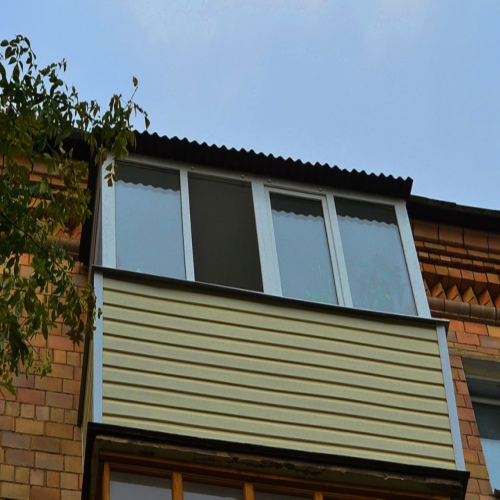 Балкон с крышей